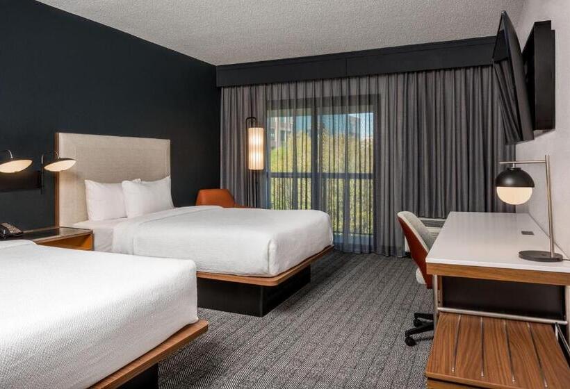 اتاق استاندارد با تخت دو نفره بزرگ, Courtyard By Marriott Charlotte Ballantyne