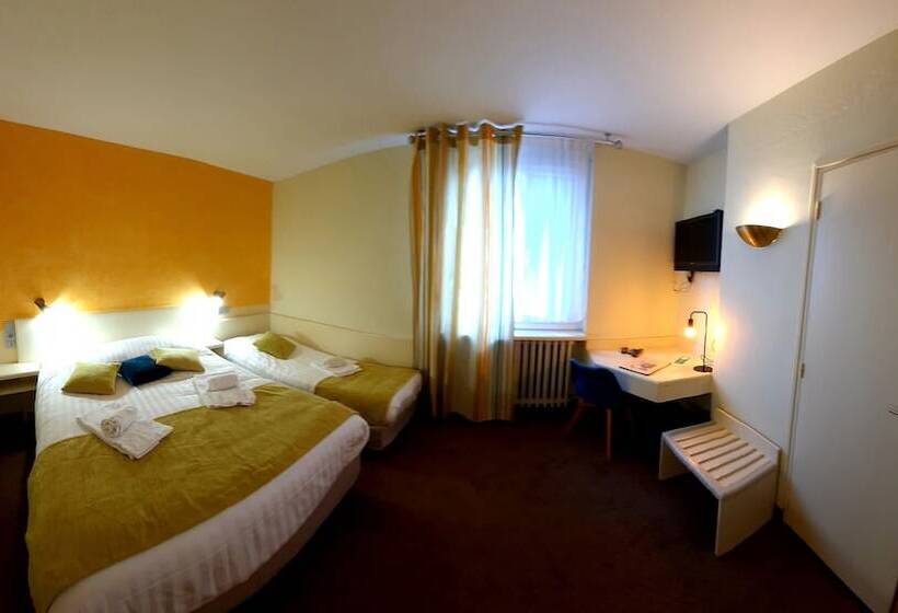 اتاق استاندارد سه نفره, Logis Hôtels   Hôtel Et Restaurant Le Lion D Or