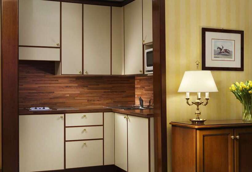 Апартаменты 1 Спальня, UNA HOTELS Hotel & Residence Contessa Jolanda Milano