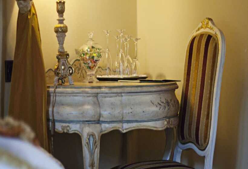 اتاق لوکس, Relais La Corte Dei Papi