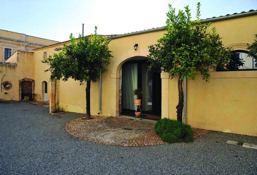 اتاق لوکس با تخت بزرگ, Palazzo Trigona Dependance