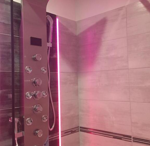 اتاق استاندارد یک نفره, Vulkán Wellness Panzió