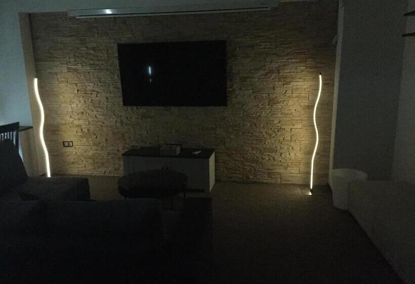 سوئیت با بالکن, Vulkán Wellness Panzió