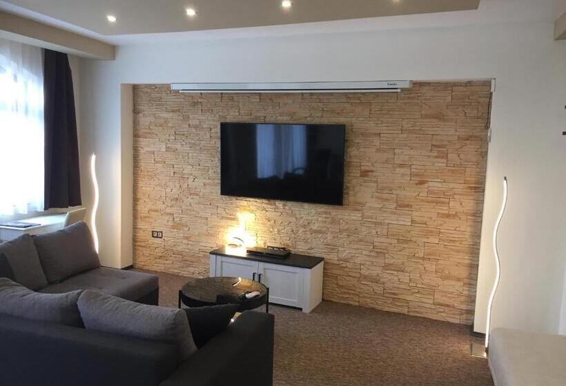 سوئیت با بالکن, Vulkán Wellness Panzió