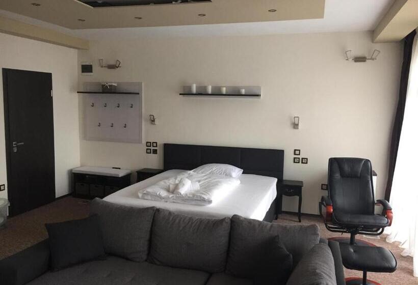 سوئیت با بالکن, Vulkán Wellness Panzió