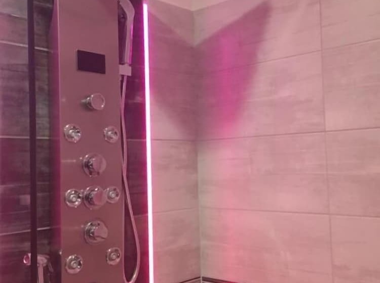 اتاق استاندارد یک نفره, Vulkán Wellness Panzió