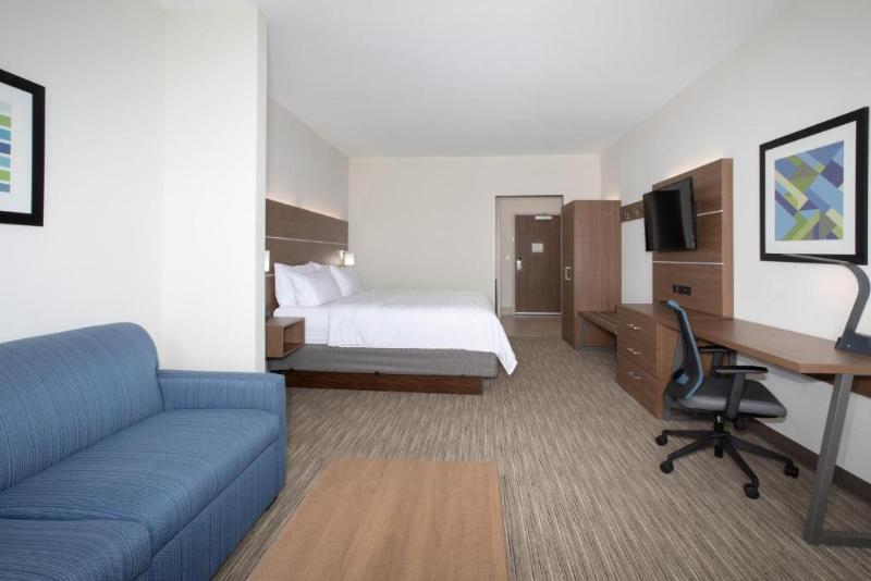 带大床的套房, Holiday Inn Express & Suites   Goodland I 70, An Ihg