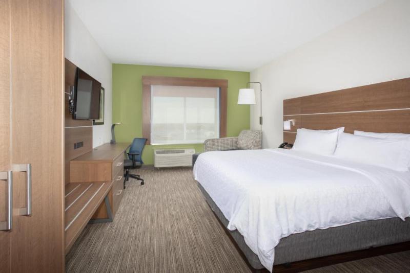适合残疾人士使用的带超级大床的标准间, Holiday Inn Express & Suites   Goodland I 70, An Ihg