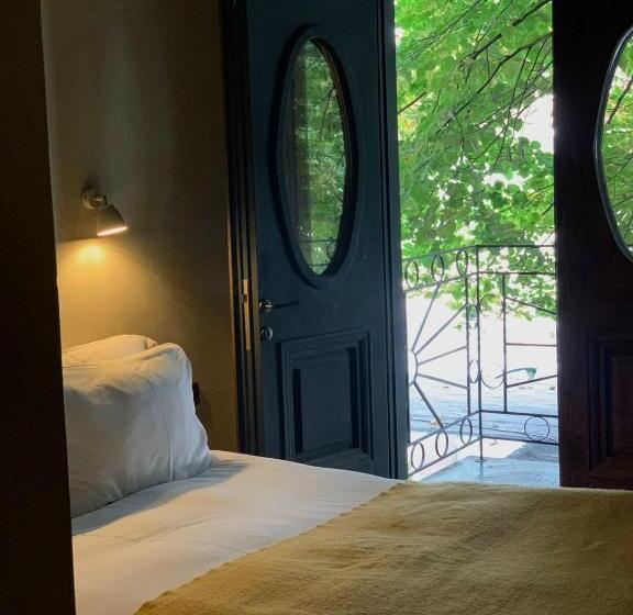 디럭스 룸, In Gallery Hotel & Spa