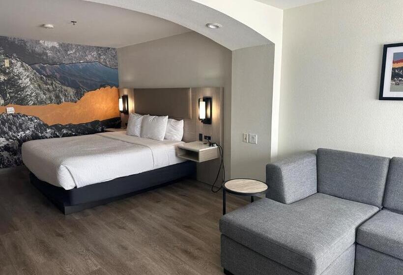Люкс Кровать Кинг, La Quinta By Wyndham Albuquerque Midtown Newly Renovated