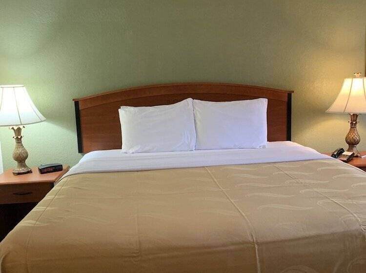 Люкс, Quality Inn & Suites Prestonsburg Next To Mountain Arts Center