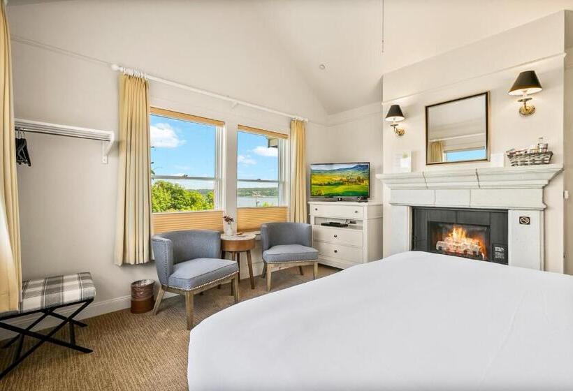 디럭스 룸, Saratoga Inn