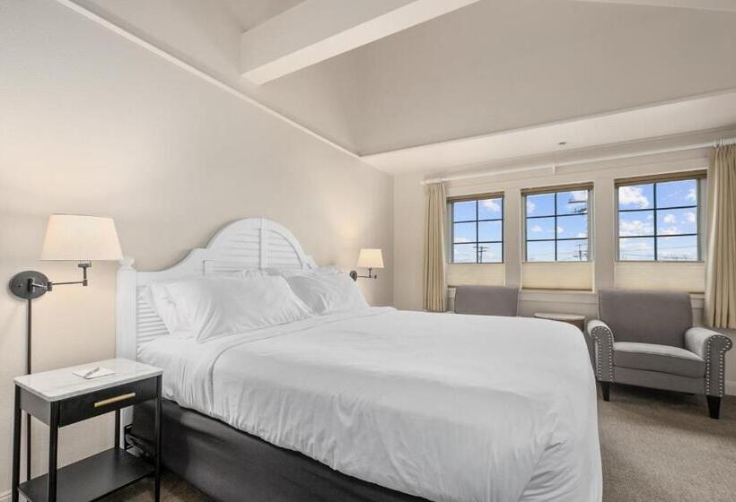 스탠다드 룸 킹사이즈 침대, Saratoga Inn