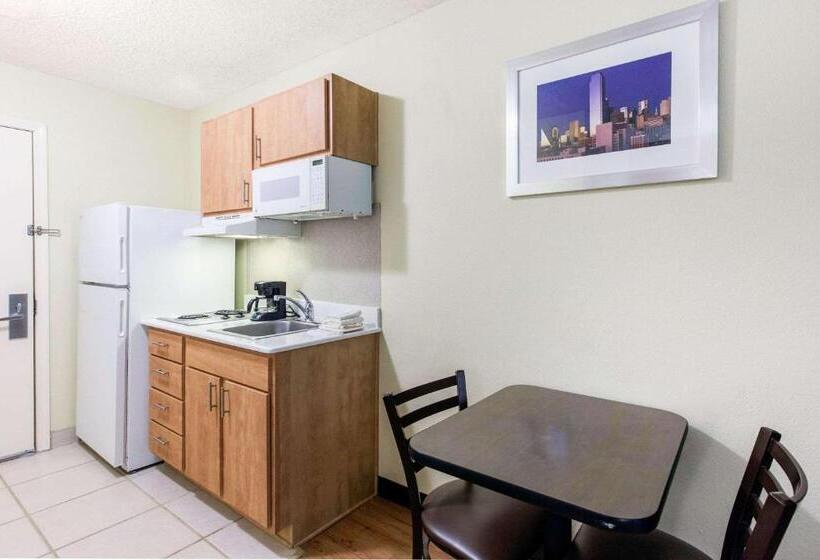Люкс, Suburban Studios Lewisville