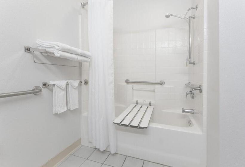 스위트, Microtel Inn & Suites Modesto