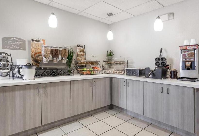 스위트, Microtel Inn & Suites Modesto