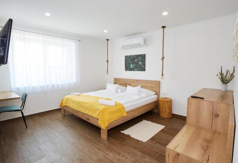标准间, Naturella Panzió