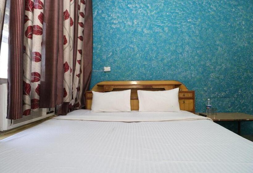 Трехместный Номер Классика, Spot On 39841  Indian Residency