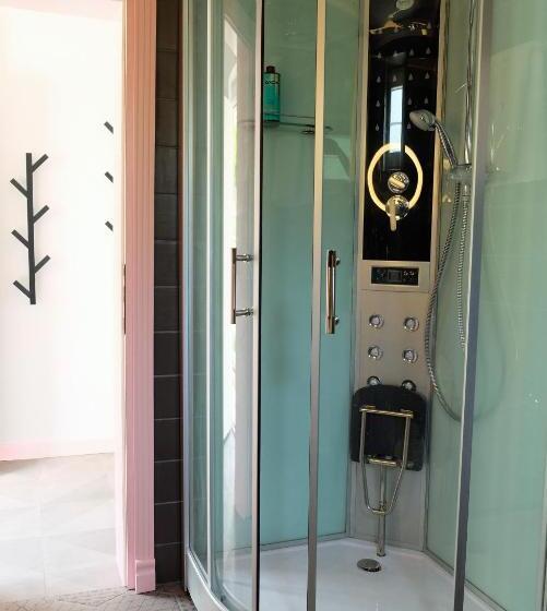 آپارتمان 1 خوابه با چشم‌انداز دریا, Apartment Mint&rose