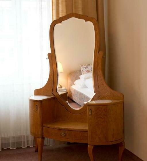 اتاق استاندارد با سرویس بهداشتی مشترک, Fink Low Budget Rooms