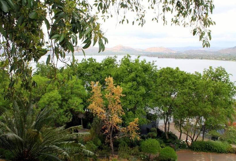 اتاق لوکس با بالکن, Hartbeespoortdam Lodge