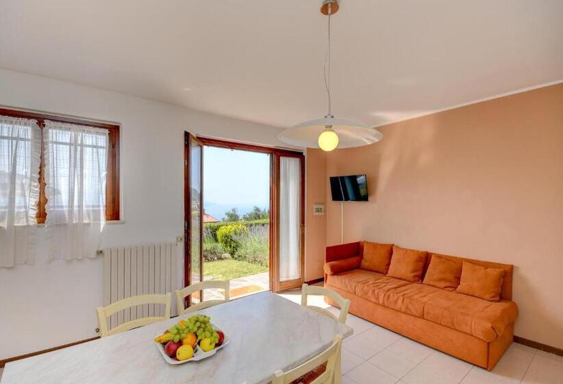 1 Bedroom Apartment Lake View, Residence Calap