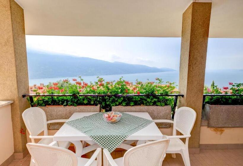1 Bedroom Apartment Lake View, Residence Calap