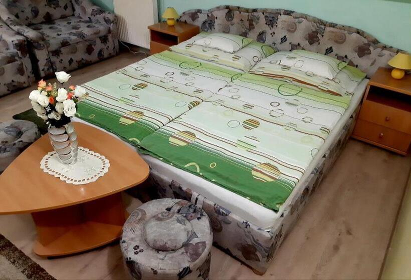 اتاق استاندارد چهار تخته, Panoráma Szállás