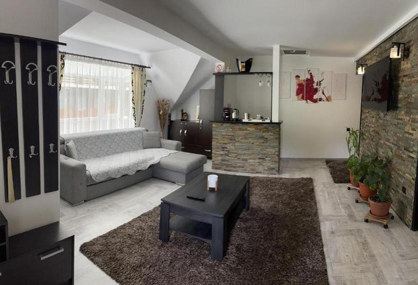 سوییت لوکس, Casa Anne Marie