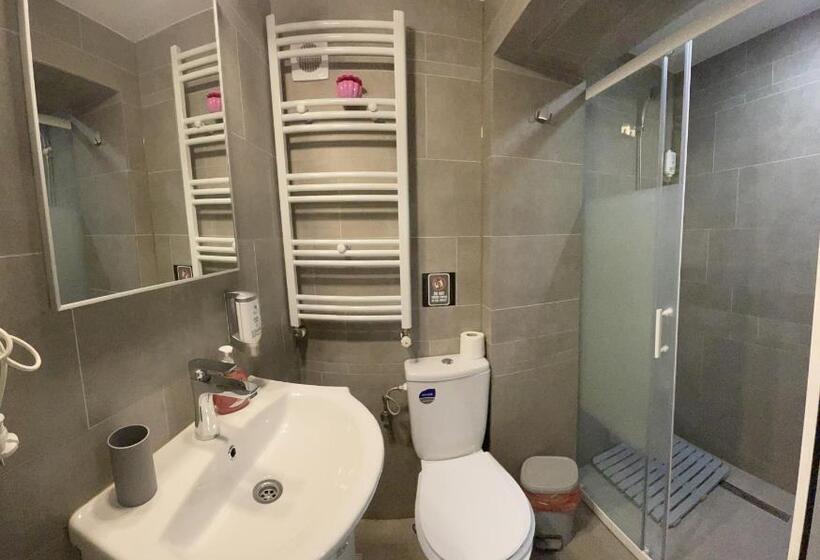 استودیوی استاندارد, Casa Anne Marie