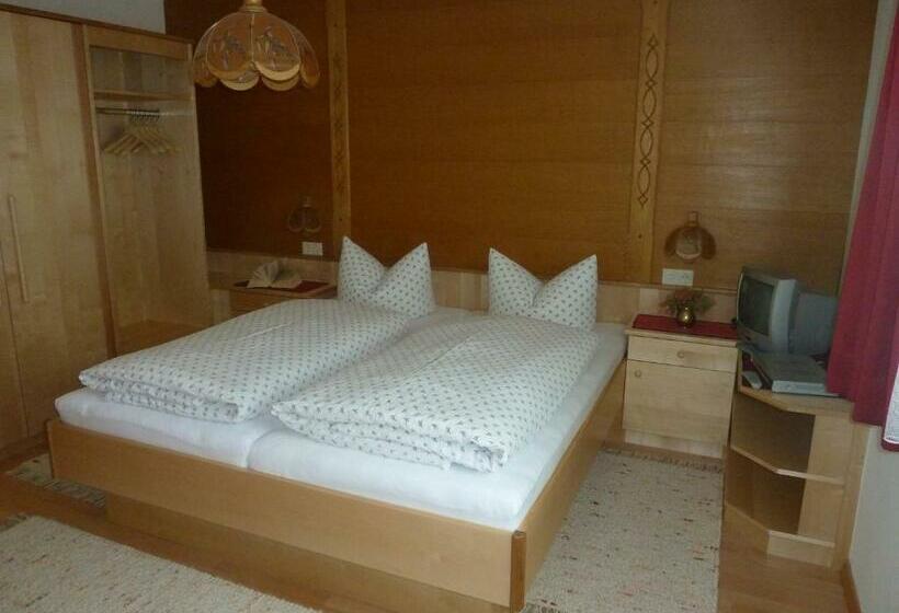 Номер Стандарт, Pension Holzmann