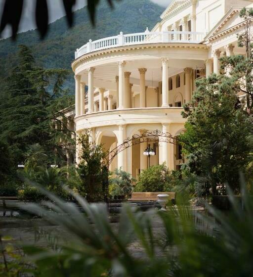 سوییت با چشم‌انداز دریا, Amra Park Hotel & Spa