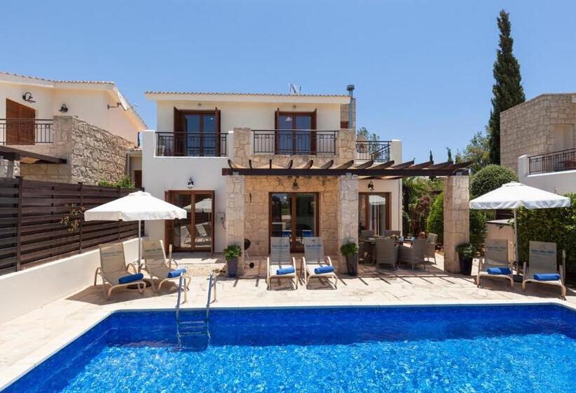 Вилла 3 Спальни с Бассейном, Aphrodite Hills Rentals   Junior Villas