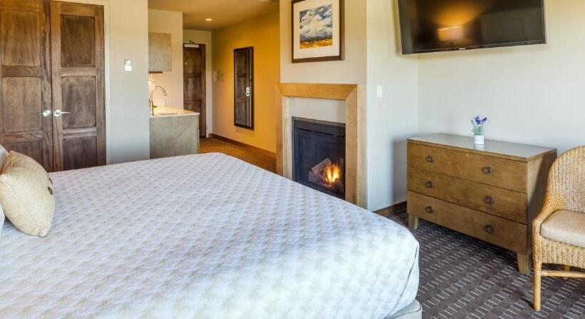 اتاق لوکس با تخت بزرگ, The Lodge At Columbia Point