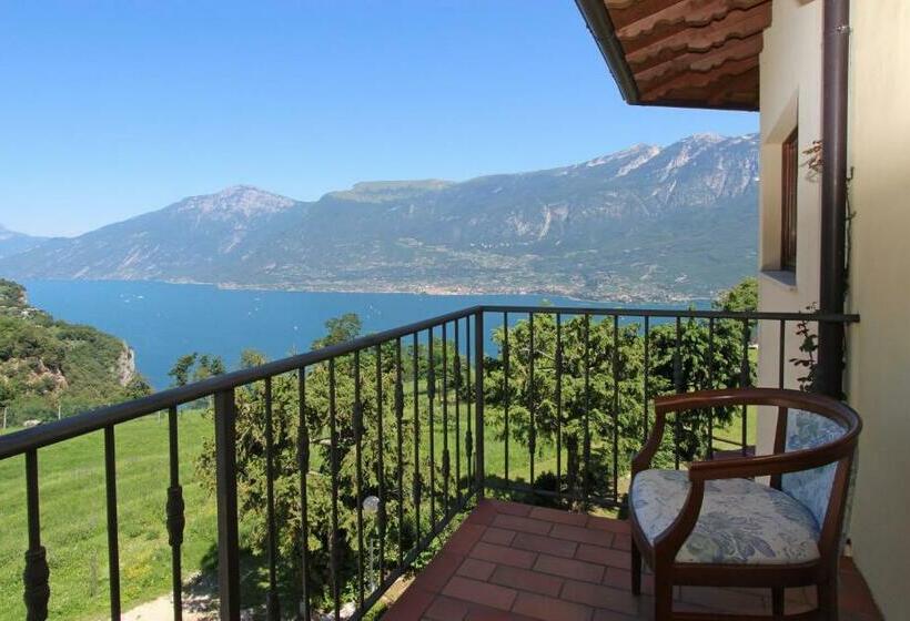 Номер Стандарт с Балконом, Villa Selene