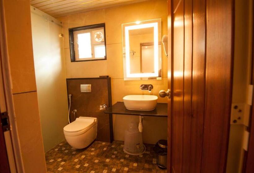 Номер Superior Кровать Кинг, Mc Resort Wildlife Resort Bandipur