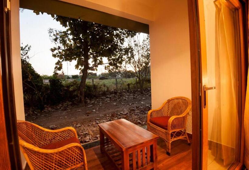 Номер Superior Кровать Кинг, Mc Resort Wildlife Resort Bandipur
