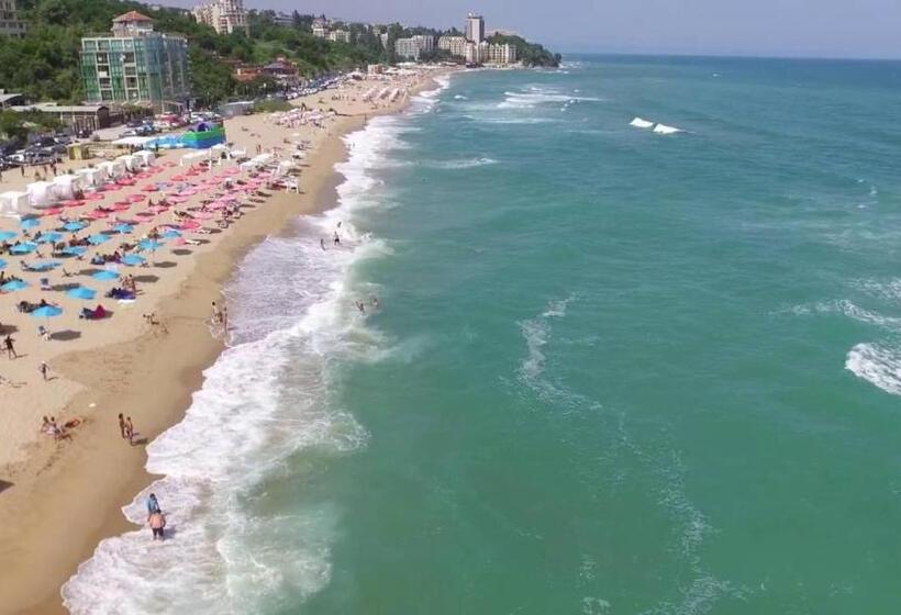 Triple Room Sea View, Family Hotel Perla