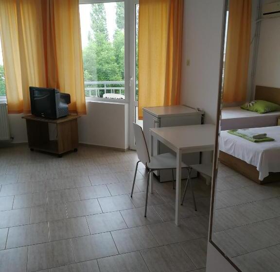 Номер Стандарт Вид на Море, Family Hotel Perla