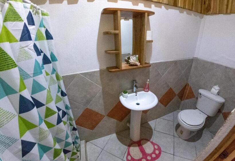 اتاق استاندارد با سرویس بهداشتی مشترک, La Dolce Vita   On The Beach   Samara