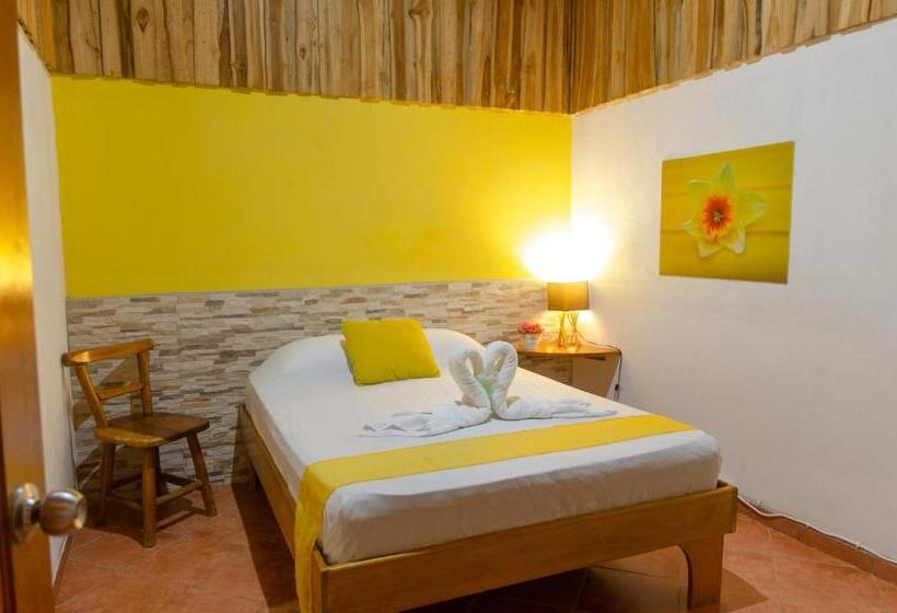 اتاق استاندارد با سرویس بهداشتی مشترک, La Dolce Vita   On The Beach   Samara