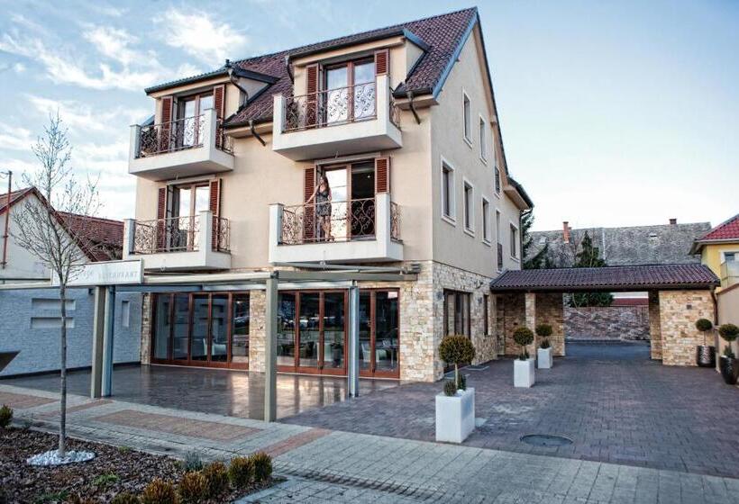 Номер Стандарт с Балконом, Mirage Hotel Sárvár
