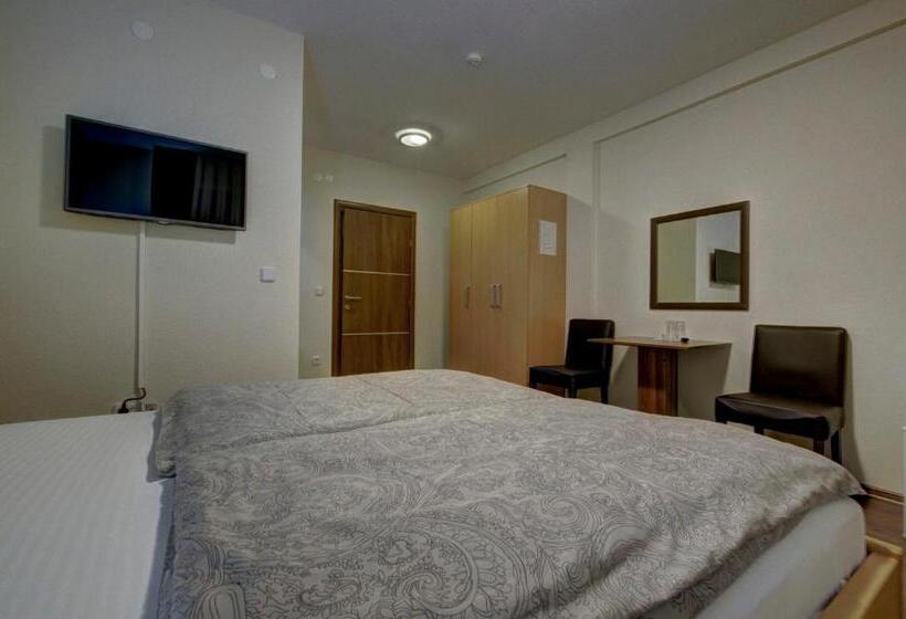 اتاق استاندارد, Tihe Noci Motel