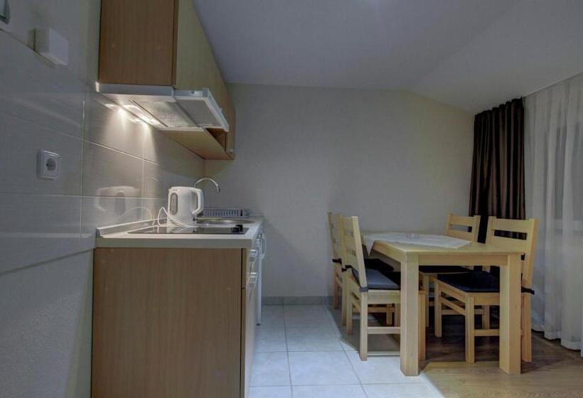 استودیوی استاندارد, Tihe Noci Motel