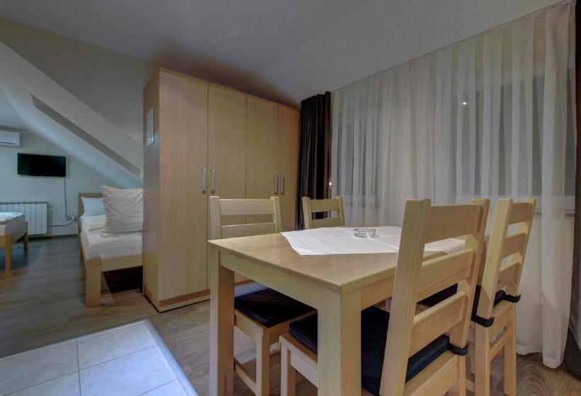 استودیوی استاندارد, Tihe Noci Motel