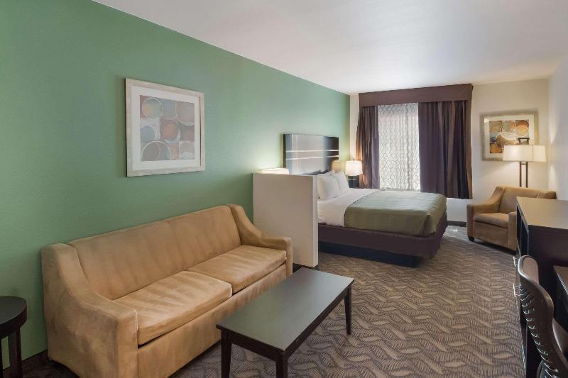 Стандартный Номер Кровать Кинг, Quality Inn & Suites Airport West