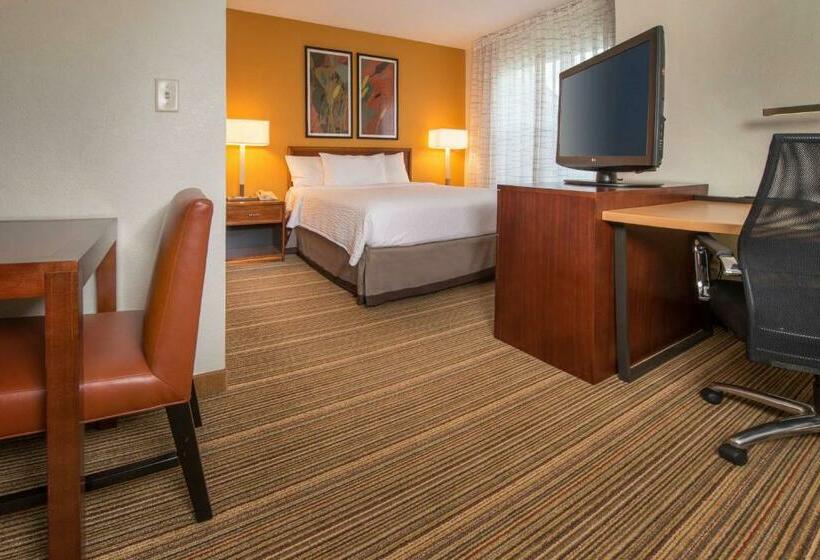 스탠다드 스튜디오, Sonesta Es Suites Charleston