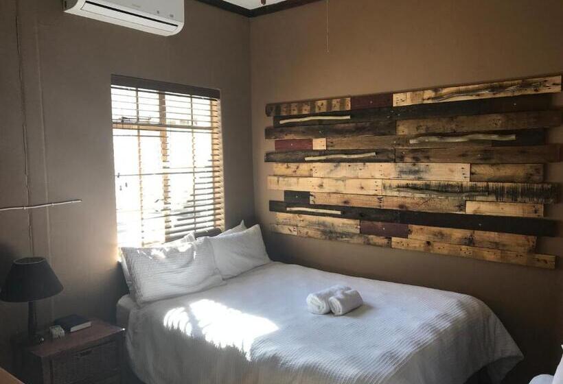 Четырехместный Номер Стандарт, Simoni Guest House