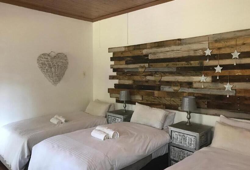 Номер Стандарт Трехместный, Simoni Guest House