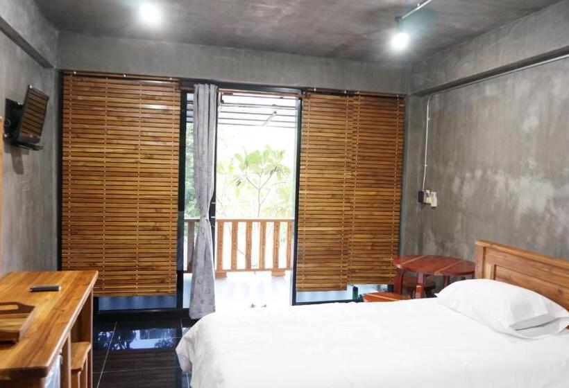 Трехместный Номер Deluxe, Thongphaphum River
